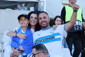ΦΩΤΟΡΕΠΟΡΤΑΖ από τις κερκίδες Απόλλωνα και Πάφου