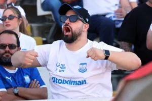 ΦΩΤΟΡΕΠΟΡΤΑΖ από τις κερκίδες Απόλλωνα και Πάφου