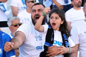 ΦΩΤΟΡΕΠΟΡΤΑΖ από τις κερκίδες Απόλλωνα και Πάφου