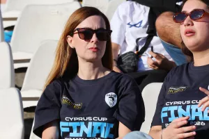 ΦΩΤΟΡΕΠΟΡΤΑΖ από τις κερκίδες Απόλλωνα και Πάφου