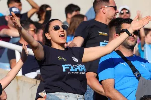 ΦΩΤΟΡΕΠΟΡΤΑΖ από τις κερκίδες Απόλλωνα και Πάφου