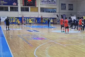 Έναρξη με 10 λεπτά καθυστέρηση 