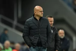 Καλπάζει με...Τιμούρ