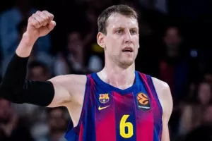 "Σε διαπραγματεύσεις με τον Βέσελι η Αρμάνι Μιλάνο"