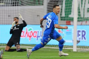 Τα 13 και ο… Κοστάκε
