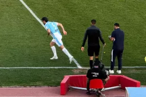 ΜΕΣΑ... ο Γκολντάρ! 