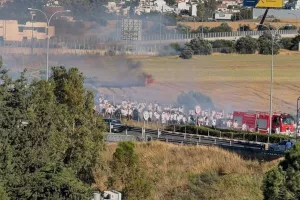 (Bίντεο/Φώτος Kerkida) Φωτιά σε χωράφι δίπλα στο ΓΣΠ