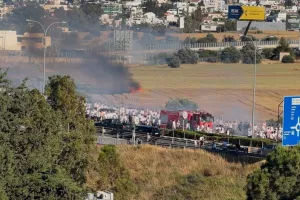 (Bίντεο/Φώτος Kerkida) Φωτιά σε χωράφι δίπλα στο ΓΣΠ