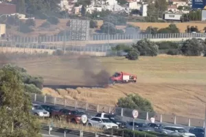 (Bίντεο/Φώτος Kerkida) Φωτιά σε χωράφι δίπλα στο ΓΣΠ