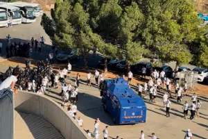 Ένταση ανάμεσα σε Απολλωνίστες και αστυνομικούς (Φώτος/Βίντεο Kerkida)