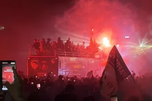 01:15/ Έφτασε στο κάστρο η αποστολή μέσα σε αποθέωση! (Βίντεο Kerkida)