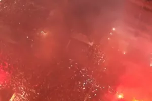 Πανδαιμόνιο/ Πάνω από 75.000 οπαδοί στην υποδοχή των πρωταθλητών! (Φώτος)