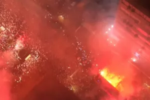 Πανδαιμόνιο/ Πάνω από 75.000 οπαδοί στην υποδοχή των πρωταθλητών! (Φώτος)