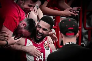 Η παρακάμερα του Ολυμπιακός – Μονακό