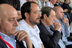 Nίκος-Nίκαρος 2-0!