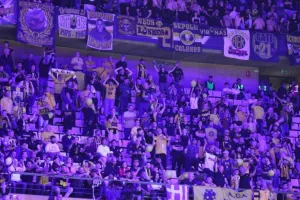 Τρέλα στον κόσμο της ΑΕΚ για τον τελικό του BCL – Νέες πτήσεις τσάρτερ αυθημερόν