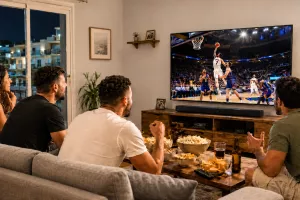 Ζήσε την ένταση του Final Four στο σαλόνι σου – Must have προϊόντα για κορυφαία εικόνα και ήχο!