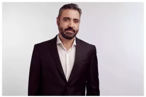(ΑΠΟΕΛ) ΔΥΟ κινήσεις/Ένα προφίλ που δείχνει σύνδεση 