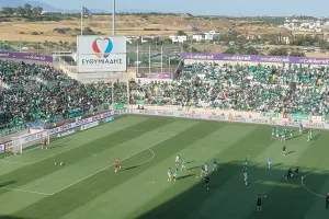 (Βίντεο Kerkida) ΜΕΣΑ η Ομόνοια... ΧΑΜΟΣ από τον κόσμο!