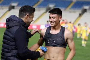 Γιάννης σε Μαρίνο: "Χρόνια πολλά μπαμπά"