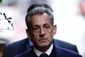 Σαρκοζί: 7 χρόνια φυλάκιση, πρόστιμο 300.000 ευρώ και 5ετή στέρηση του δικαιώματος του εκλέγεσθαι!