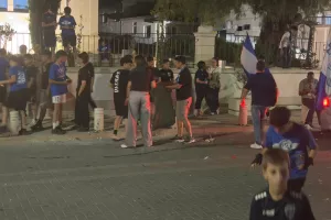 (Φώτος kerkida) Το γλέντησαν και μετά… καθάρισαν