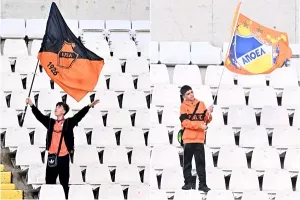 Η σημαία... ψηλά!