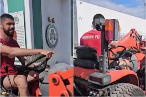 Ο απολαυστικός "Φάμπι"... σε ρόλο οδηγού τρακτέρ (Βίντεο)