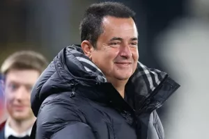 «Γνωρίζω τον Μαρινάκη, δεν έχουμε πει όμως λέξη για τη Μάριμπορ»