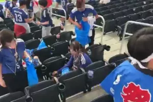 Οι Ιάπωνες φίλαθλοι το έκαναν ξανά: Καθάρισαν το γήπεδο μετά το τέλος του αγώνα με την Ολλανδία!