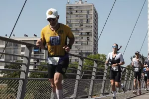 "Με τη φανέλα της ΑΕΛ στον τερματισμό ενός από τους δυσκολότερους αγώνες αντοχής στον κόσμο!"