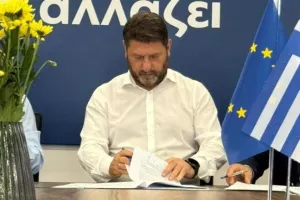 Άγνωστοι έγραψαν συνθήματα στο σπίτι του Χαρδαλιά