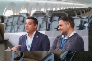 Ξανά στο αεροπλάνο Χάρης και Μίχος