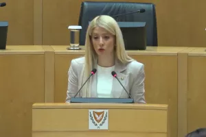 Live Streaming/Αννίτα Δημητρίου ΞΑΝΑ πρόεδρος της Βουλής!