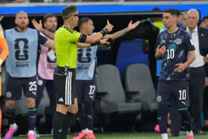 (BINTEO) Ο νέος κανονισμός για το VAR που εφαρμόστηκε στο ΗΠΑ-Παραγουάη