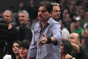 Γιαννακόπουλος για Μπαρτζώκα: "Σε κάθε αγώνα βρίζει, αλλά κανείς δεν του λέει πέρνα έξω"