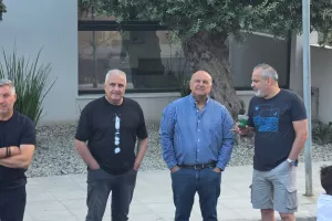 (Φώτος Kerkida) Εγκαίνια...στη Λάρνακα