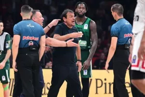 Εκτός εαυτού ο Αταμάν και... αποβολή