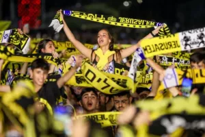 400/AEK