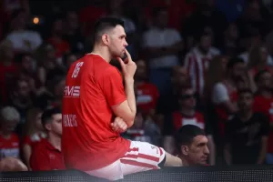 "Ο Παπανικολάου είχε ενοχλήσεις στη μέση"
