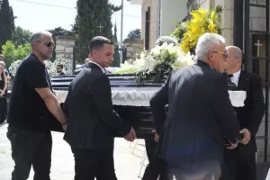 Τελέστηκε η εξόδιος ακολουθία του Μάριου Οικονόμου