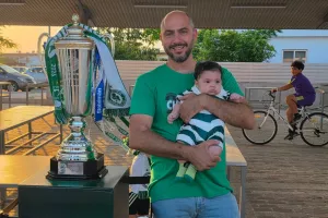 Ομόνοια/ Το τρόπαιο... στην Δερύνεια (Φώτος/Βίντεο Kerkida)