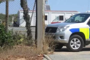 Τραγωδία στην Ξυλοφάγου: Δύο αδέλφια, 8 και 10 ετών, βρέθηκαν νεκρά μέσα σε αυτοκίνητο