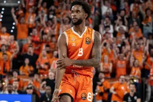 Η Marca επιβεβαιώνει ότι ο Μοντέρο θα συνεχίσει στον Ολυμπιακό