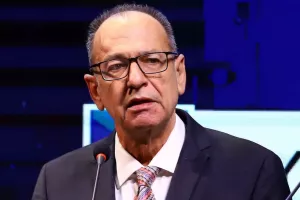 Η ΚΟΕ τιμά τη μνήμη του Φοίβου Κωνσταντινίδη