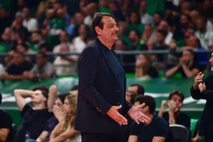 Αταμάν: «Θα πάμε για να πάρουμε το πρωτάθλημα μέσα στο ΣΕΦ»