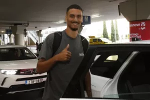 Στην Ελλάδα ο Κάρμο για τον Ολυμπιακό