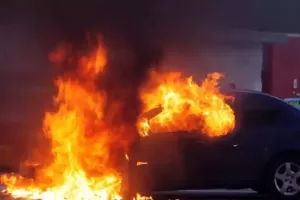 Φωτιά σε όχημα στη Λευκωσία