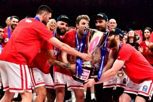 Η παρακάμερα του Ολυμπιακού: “Έτσι φτιάχνονται οι πρωταθλητές, αυτή είναι η κληρονομιά μας”