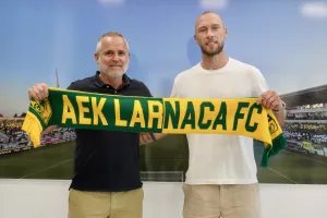 Mike van der Hoorn με υπογραφή!